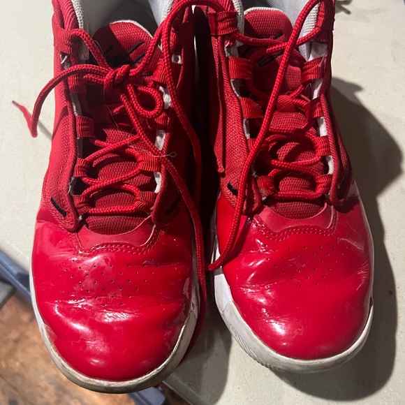 Used 1 season Men’s size  8.5 Jordan Max Aura 4 - Picture 4 of 4